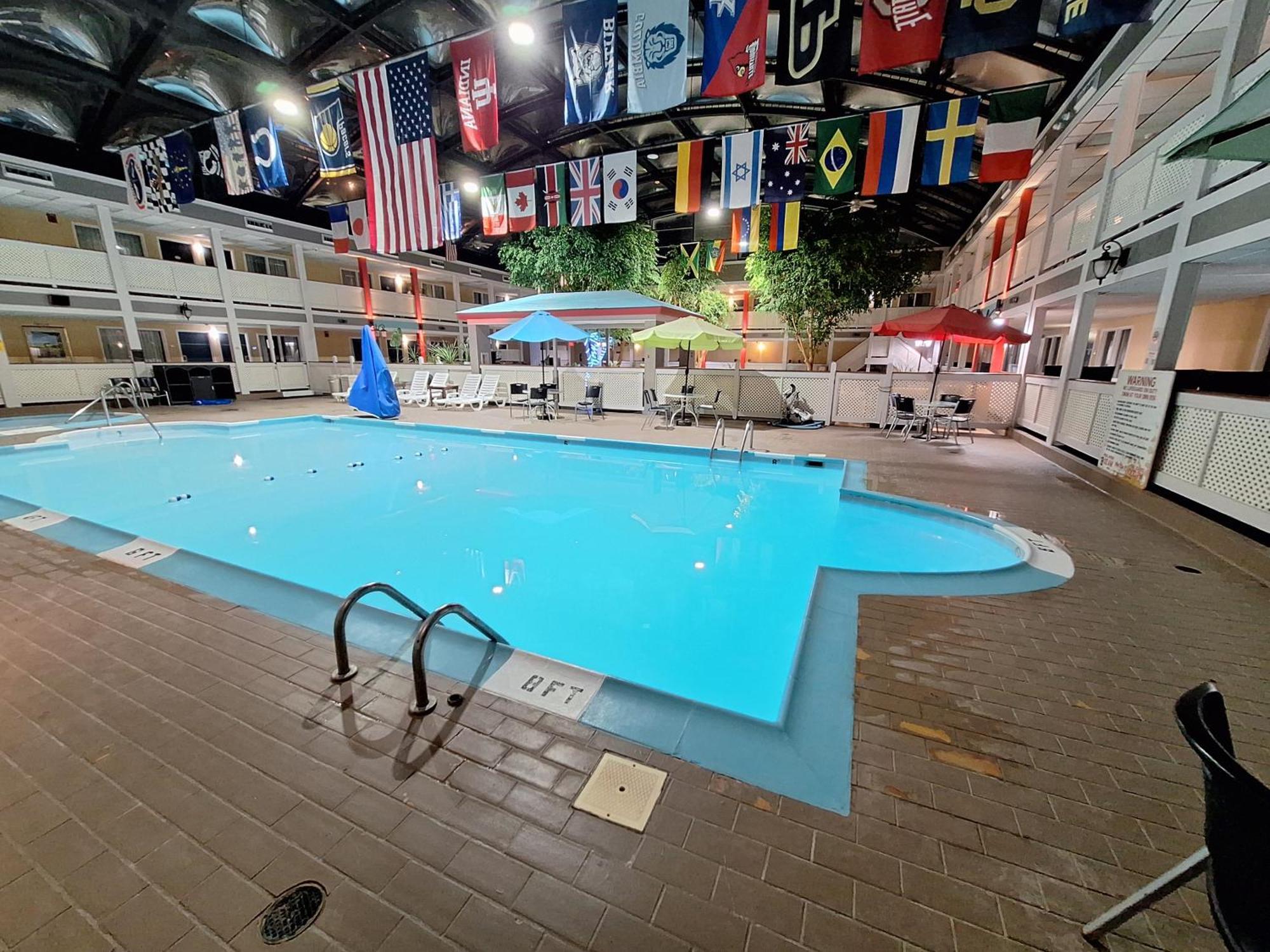Travelodge By Wyndham Indianapolis Speedway 외부 사진